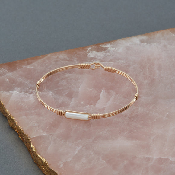 A Moment in Time Bracelet Gold with Mother of Pearl